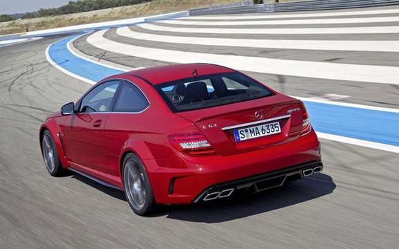 Mercedes-Benz C63 AMG Black Series Coupe: The ultimate version picture #3