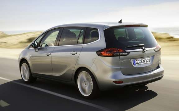 Opel Zafira Tourer: If she had come to America picture #2