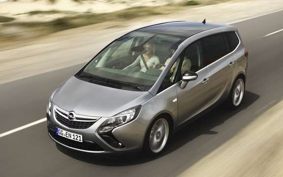 Opel Zafira Tourer: If she had come to America picture #3