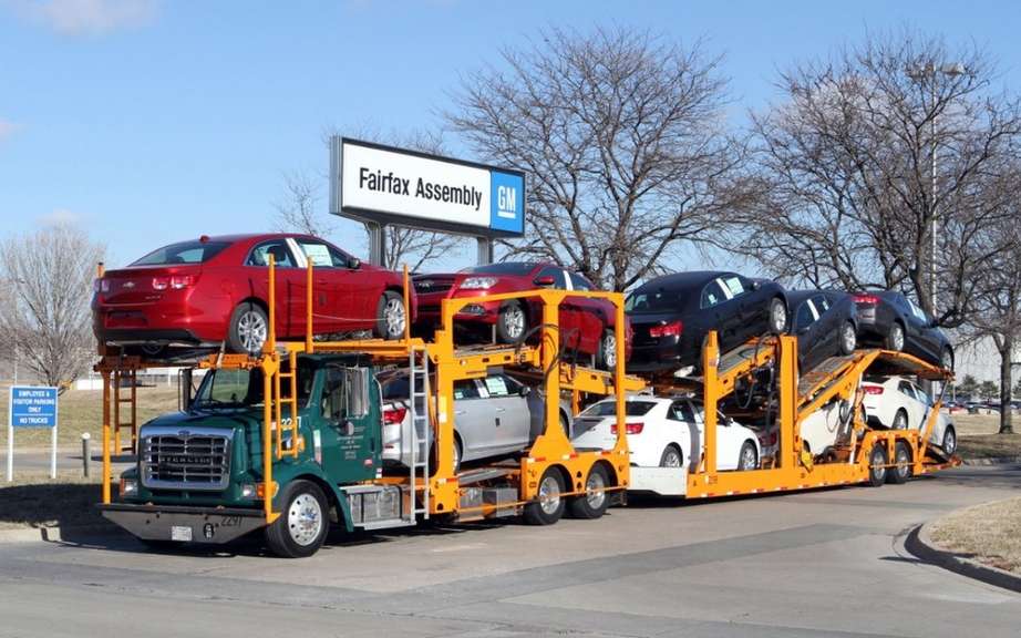 The Canadian automotive industry record sales in 2013 picture #3