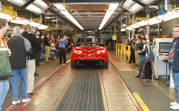 Chevrolet Camaro Convertible 2011: Start of production Oshawa picture #4