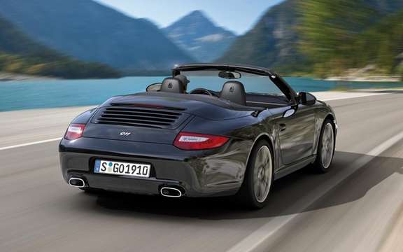 Porsche 911 Black Edition: Only 1911 units produced picture #6
