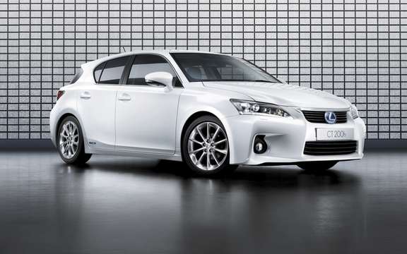 2011 Lexus CT 200h: With four selectable driving modes picture #3