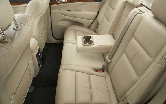 Jeep Grand Cherokee 2011: Available from $ 37,995 picture #6