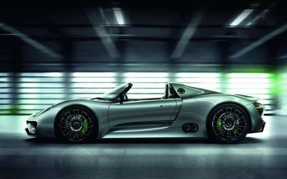 Porsche 918 Spyder: Deja 900 firm orders picture #3