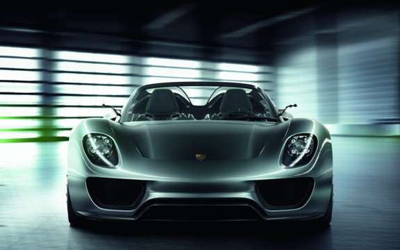 Porsche 918 Spyder: Deja 900 firm orders picture #6