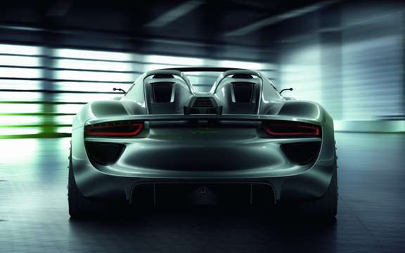 Porsche 918 Spyder: Deja 900 firm orders picture #7