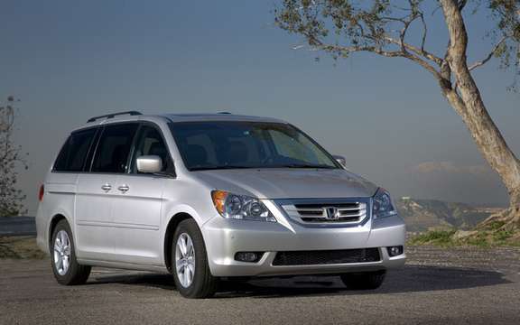 Honda Canada recalls 28,000 vehicles for years 2007 and 2008. picture #1