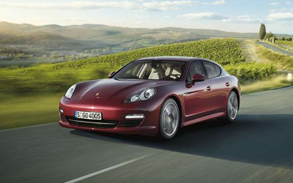 The six-cylinder Porsche Panamera will debut in Beijing picture #1