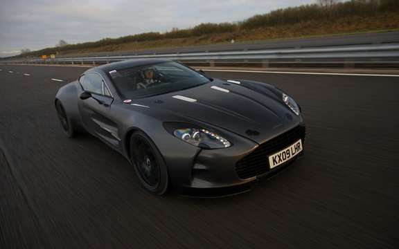 Aston Martin One-77: testee has over 350 km / h picture #2