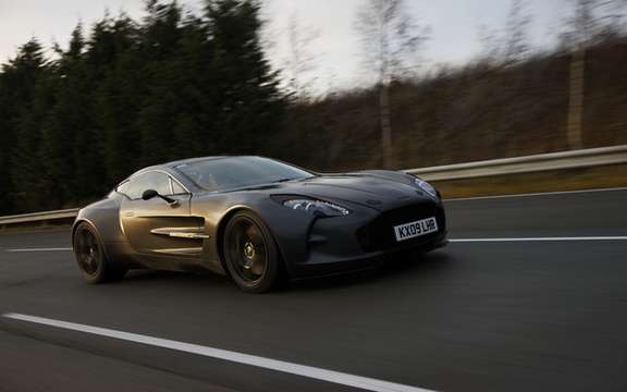 Aston Martin One-77: testee has over 350 km / h picture #4