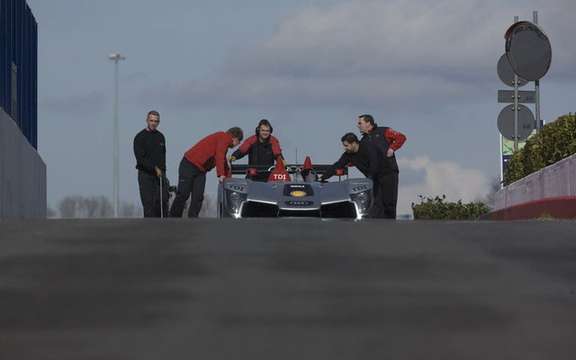 Audi R15-Promising debuts a Sebring picture #2