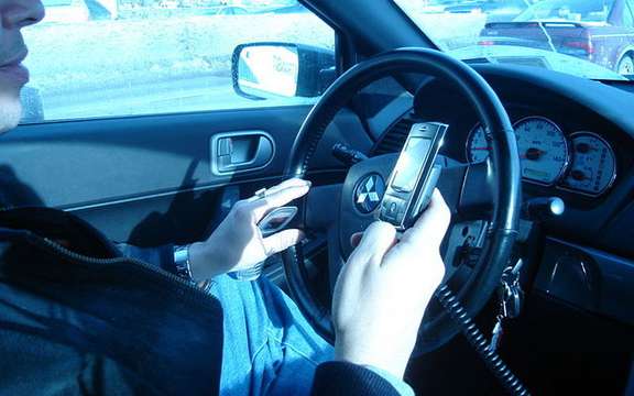 Drivers make more errors talking on the cell to a passenger