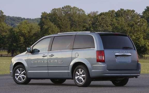 Chrysler will introduce three electric vehicles picture #5