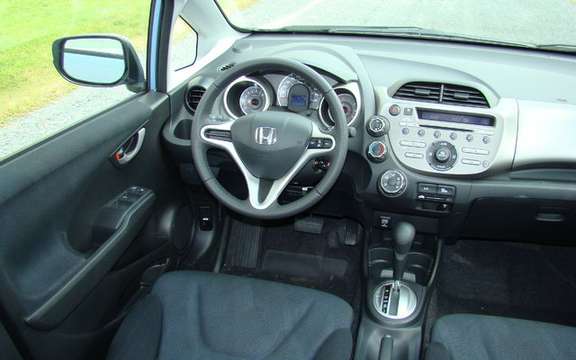 New 2009 Honda Fit at the same price in 2008! picture #5