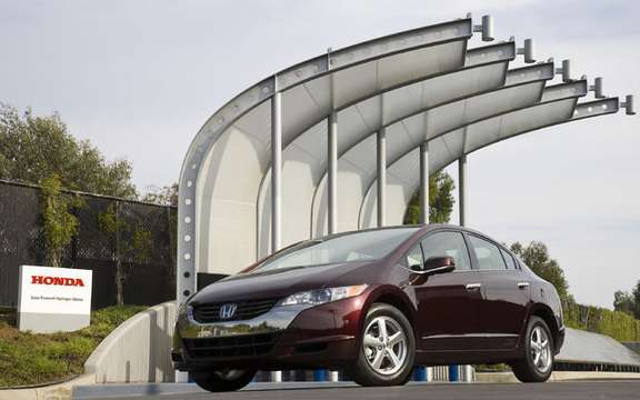 Honda Launches the hydrogen car, Toyota is exceeded by demand picture #1