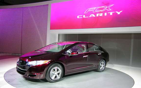Roll has years without a drop of gasoline, here is the Honda FCX Clarity and Equinox Fuel Cell picture #9