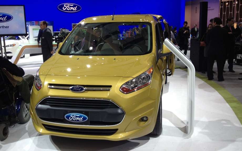 Ford Transit Connect elected "Van of the Year 2014" picture #1