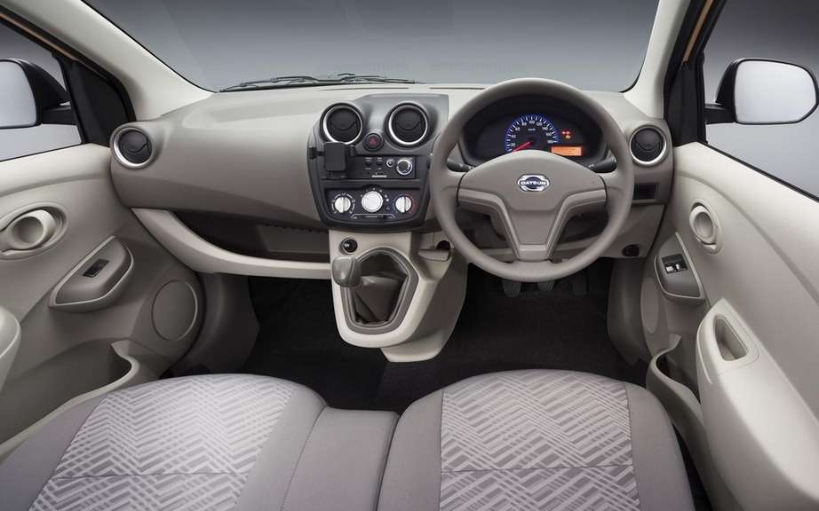 Datsun GO +: a compact entry-level multisegement picture #9