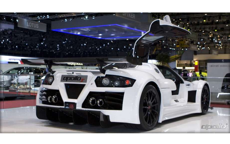 Gumpert is about to turn the page picture #2