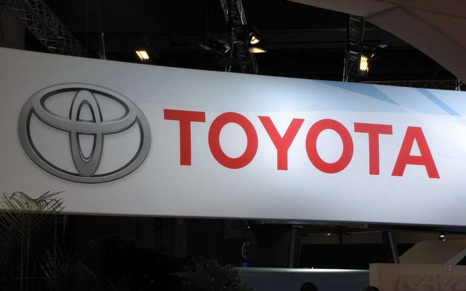 Toyota doubles its profit in the first quarter picture #1