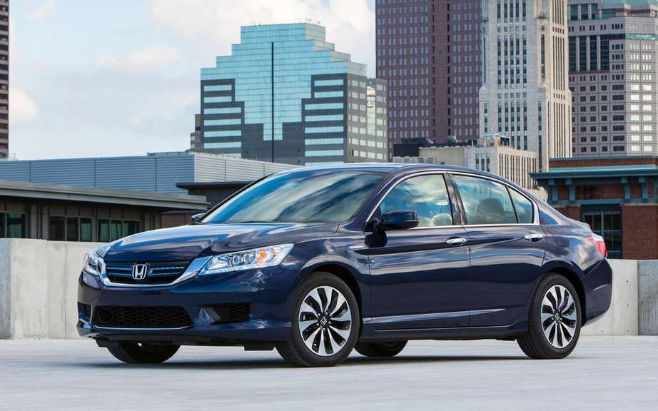Honda presents its Accord sedan 2014 hybrid drive picture #2