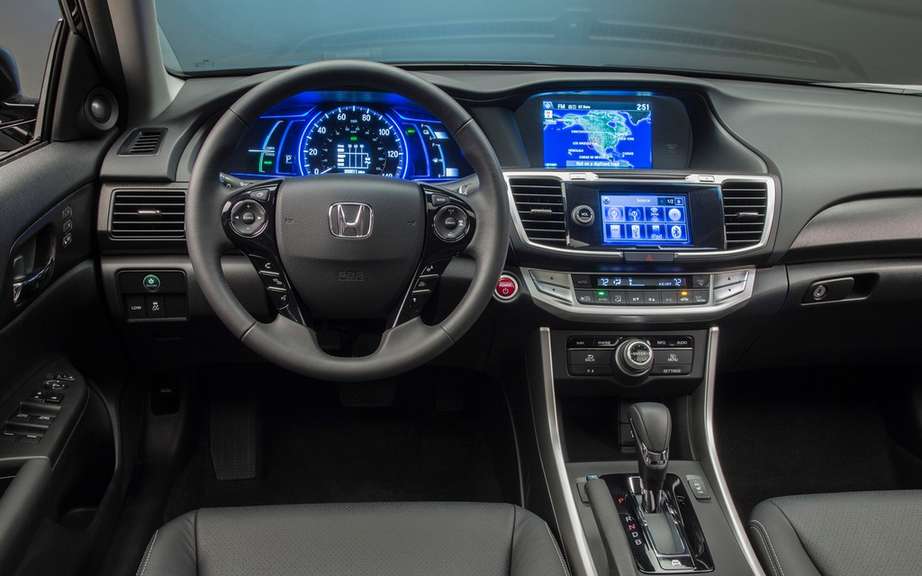 Honda presents its Accord sedan 2014 hybrid drive picture #8