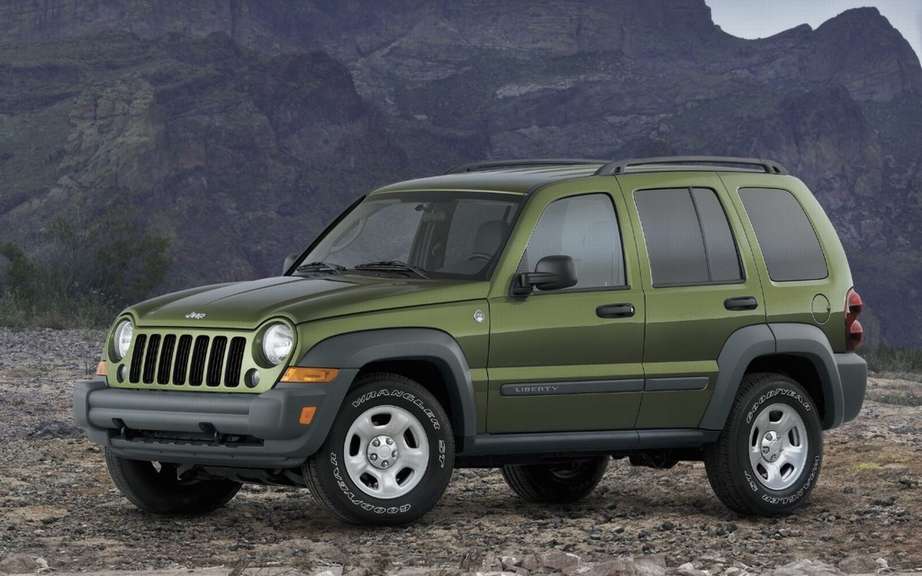 Chrysler folds and recalls 1.5 million Jeep in North America picture #7
