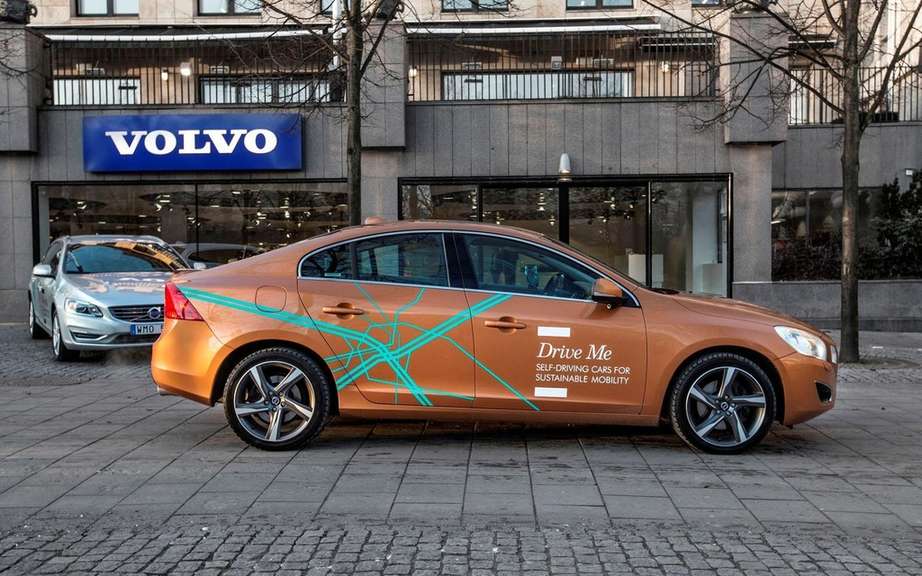 Volvo tests a car without driver picture #4