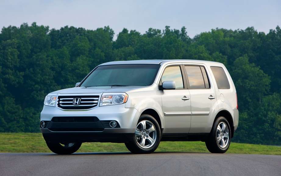 Honda recalling 225,000 minivans and SUVs in North America picture #2
