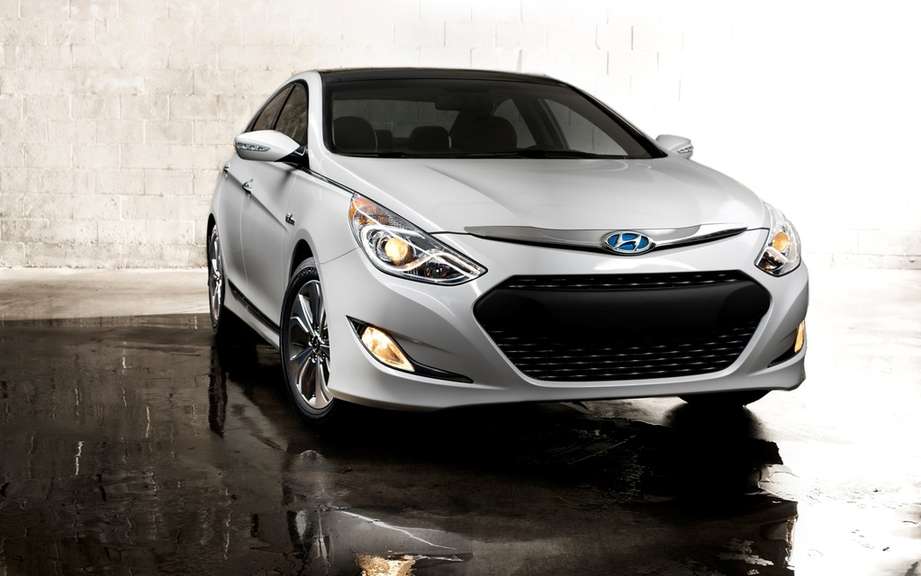 Hyundai Sonata Hybrid 2013: new technological configuration