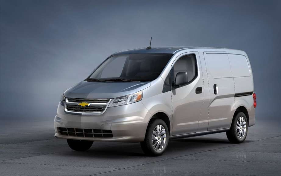 Nissan Canada announces pricing for compact NV200 van