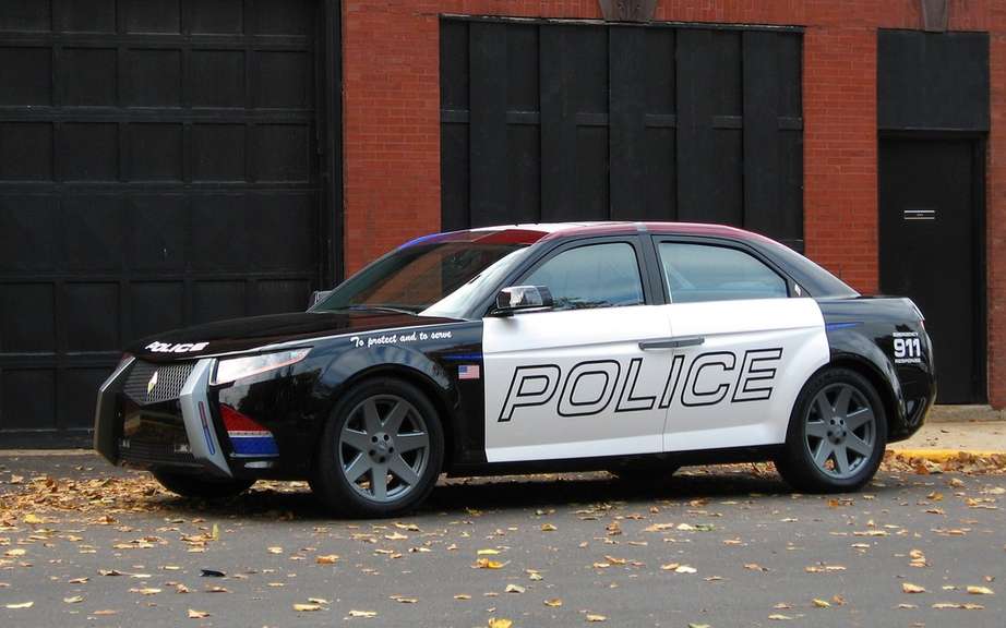 Carbon Motors presents its E7 police vehicles and TX7 picture #1