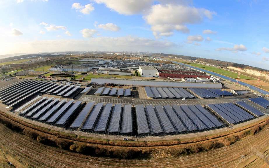 Renault launches the world's largest automobile photovoltaic device