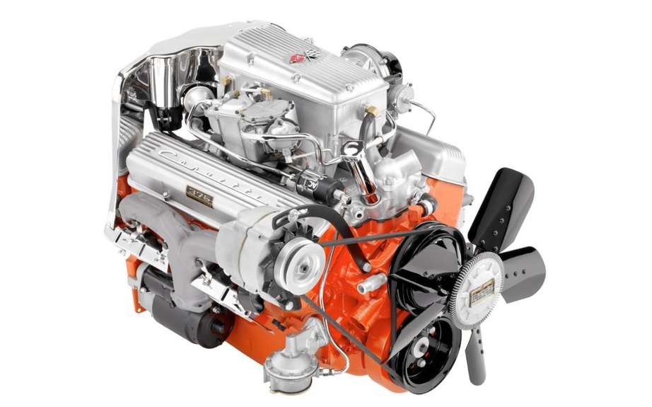 Chevrolet Corvette: V8 small block engine picture #2