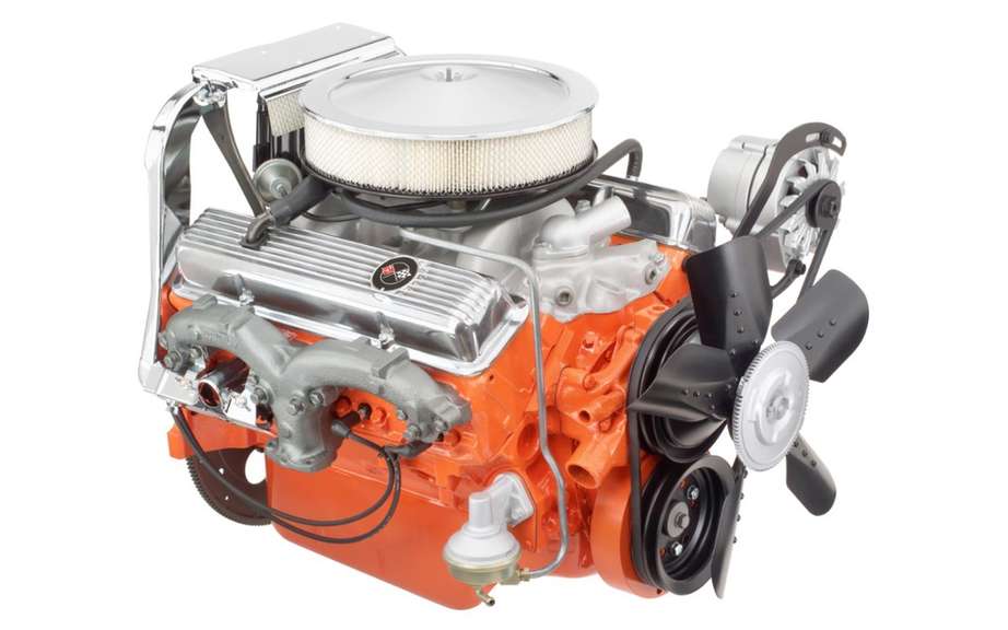 Chevrolet Corvette: V8 small block engine picture #3
