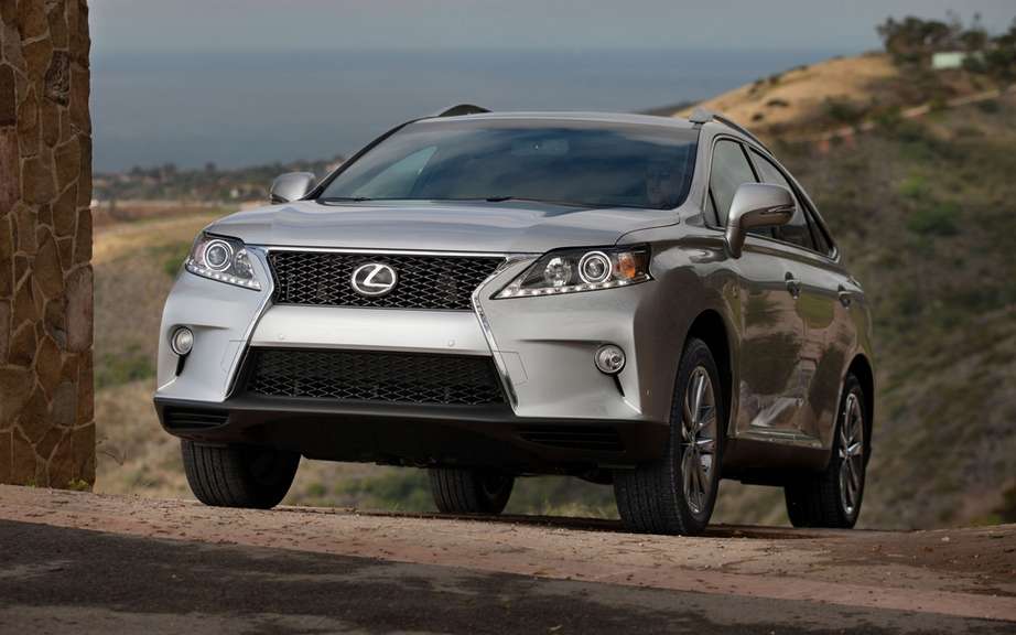 Lexus RX 2013: the most popular in Canada picture #6