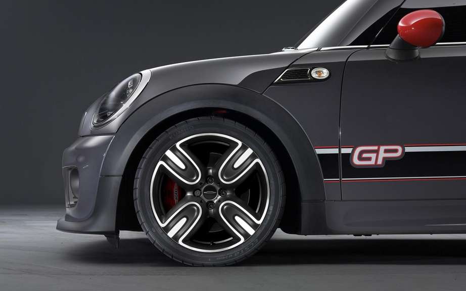 Mini John Cooper Works GP: pay attention to your back! picture #6