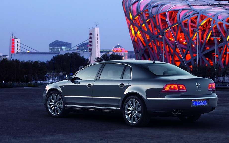 Volkswagen Phaeton: saved by China picture #3