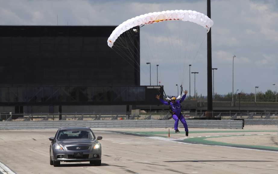 Mark Webber defies gravity as part of an organized race a few days of the Canadian Grand Prix picture #4