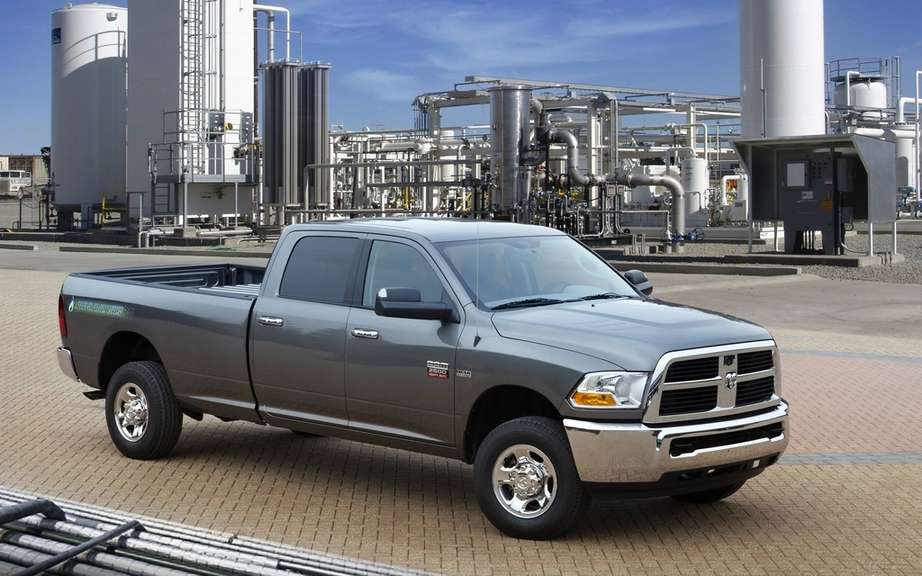 Chrysler Canada: Ram build the only origin in North America truck supplies compressed natural gas (CNG) picture #1