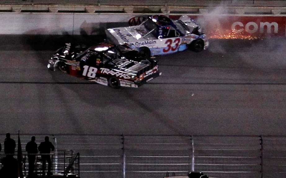 NASCAR suspends Kyle Busch, to the delight of fans! picture #4