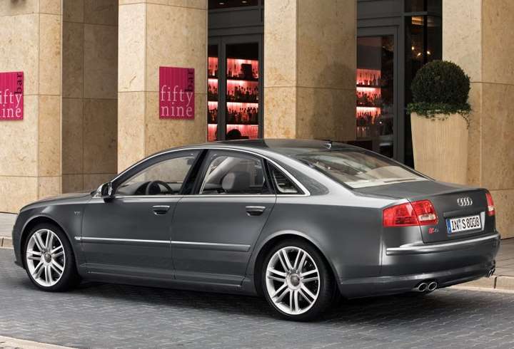 Audi S8