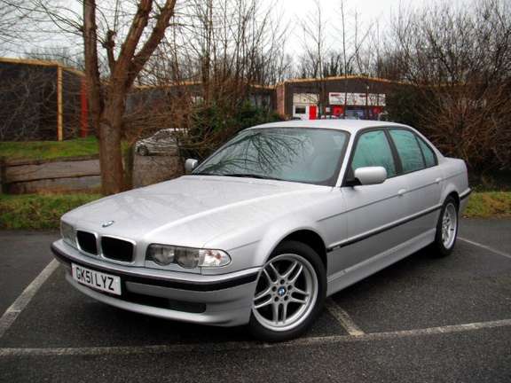 BMW 728i #8631950