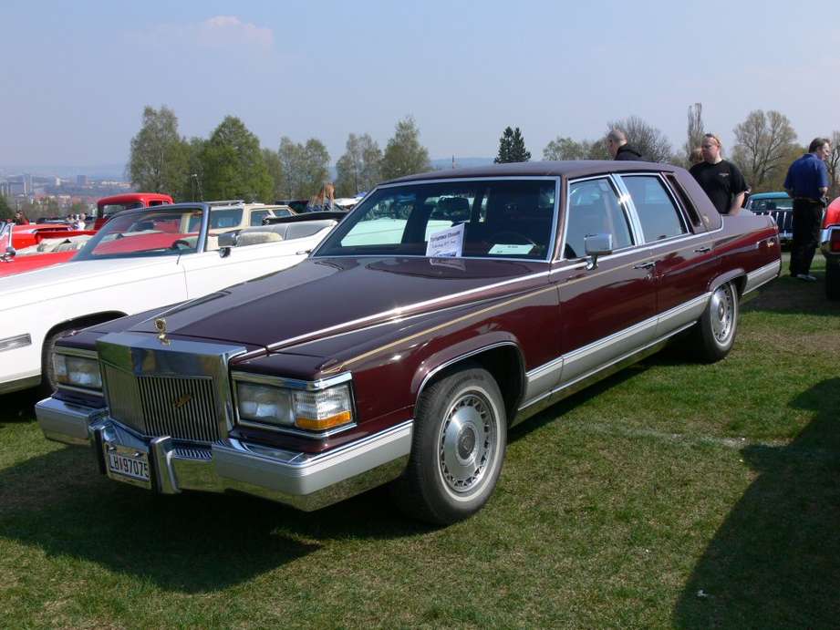 Cadillac Fleetwood #7139436