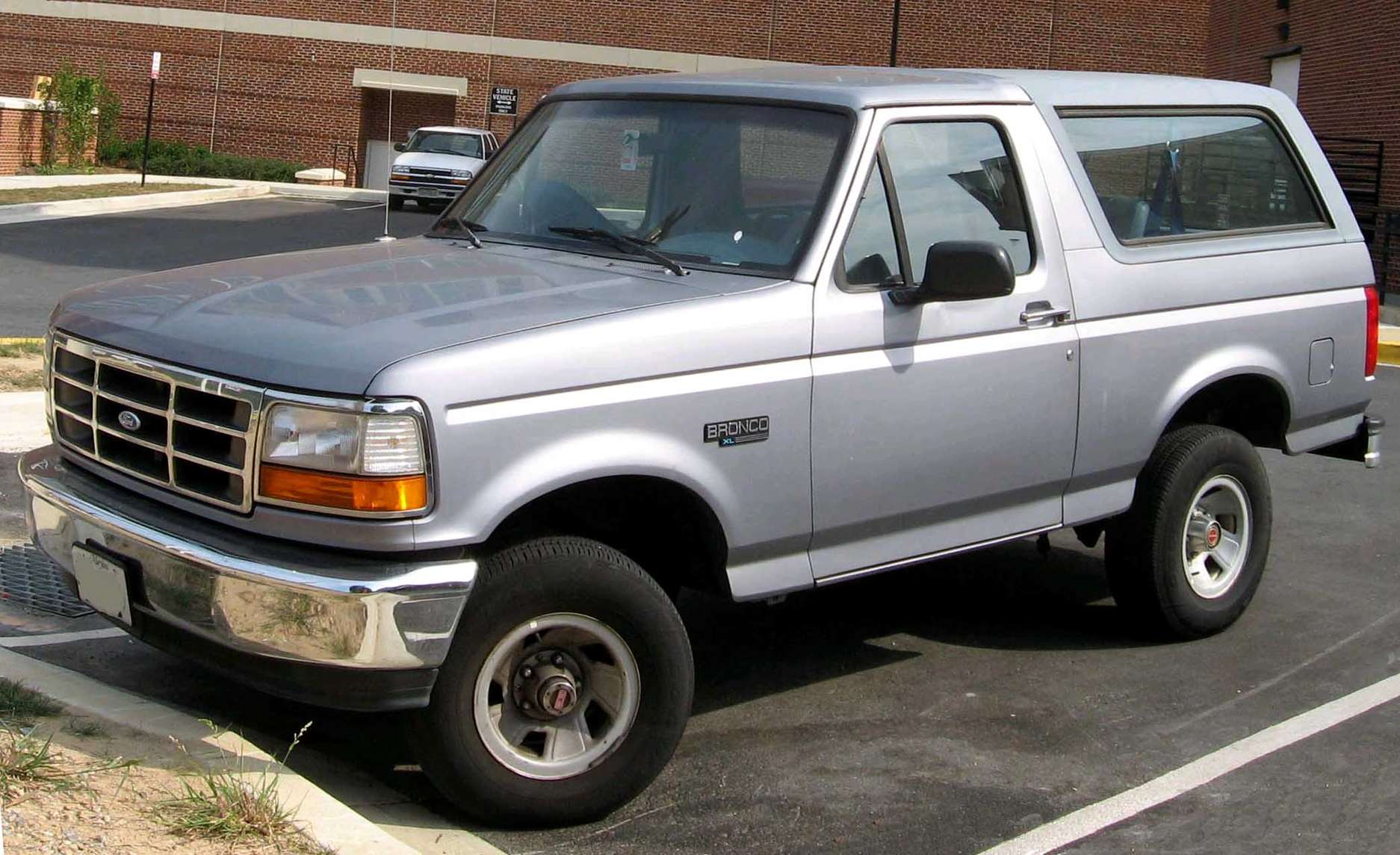Ford Bronco #8900057