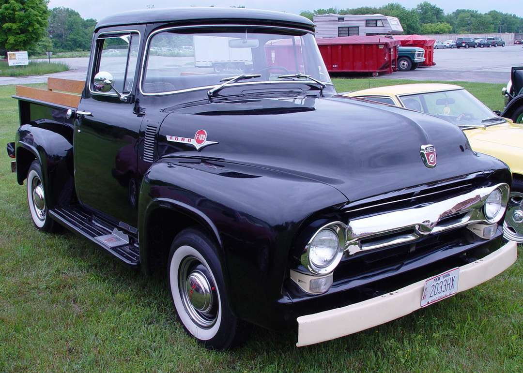 Ford F100 #9323349