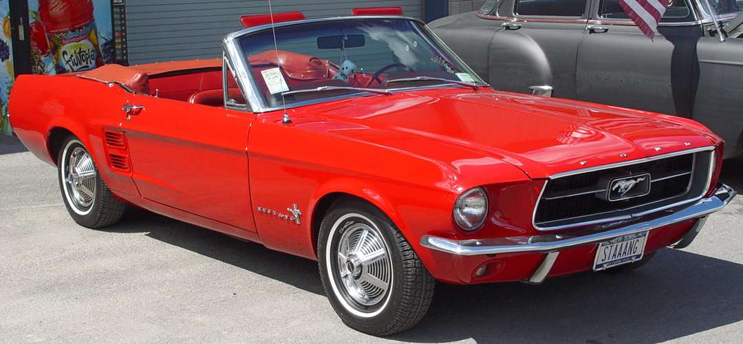 Ford Mustang Convertible #9537698