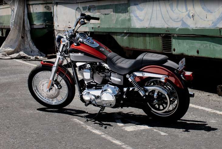 Harley-Davidson Dyna Super Glide #9534304