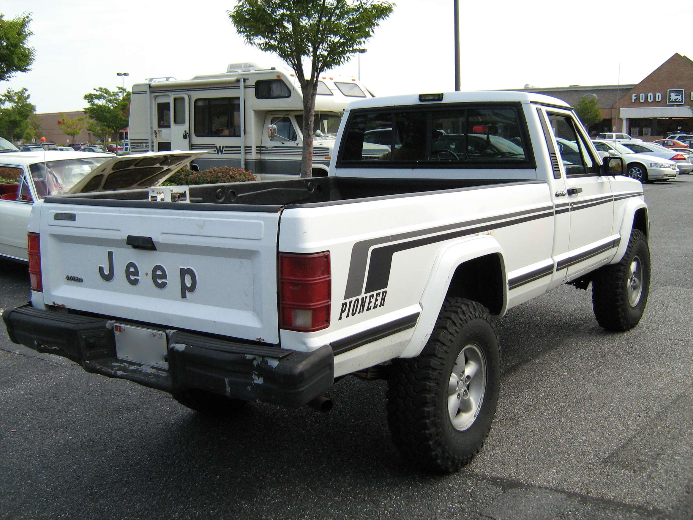 Jeep Comanche #8829176